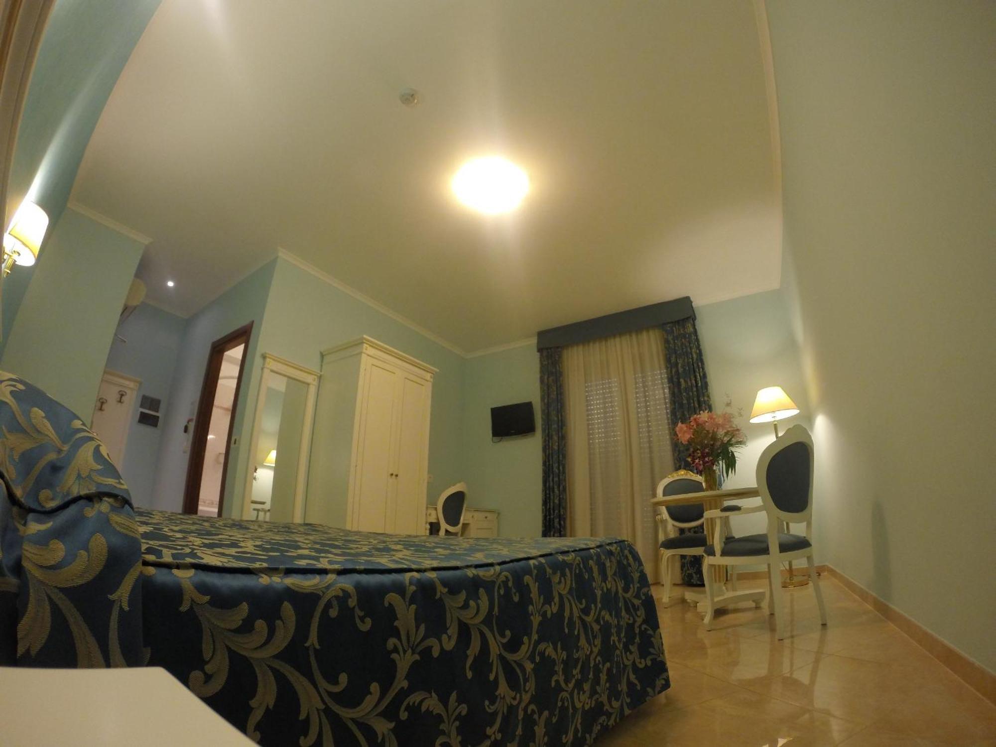 Aquila 3*
