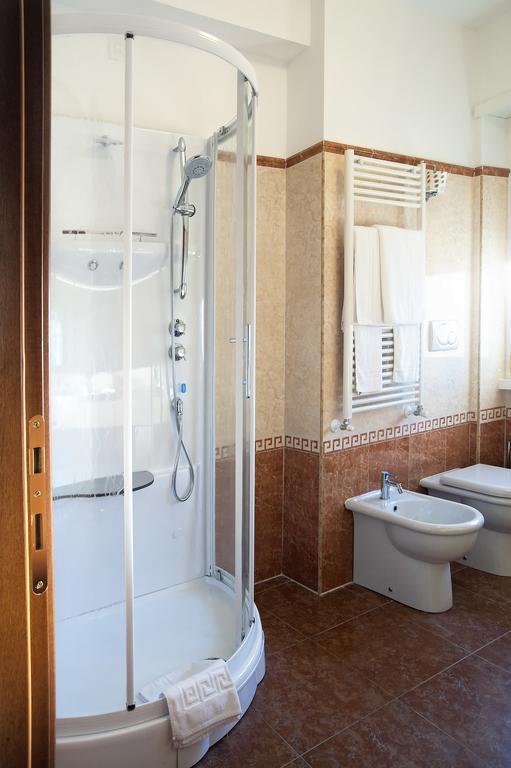 Aquila Hotel 3*